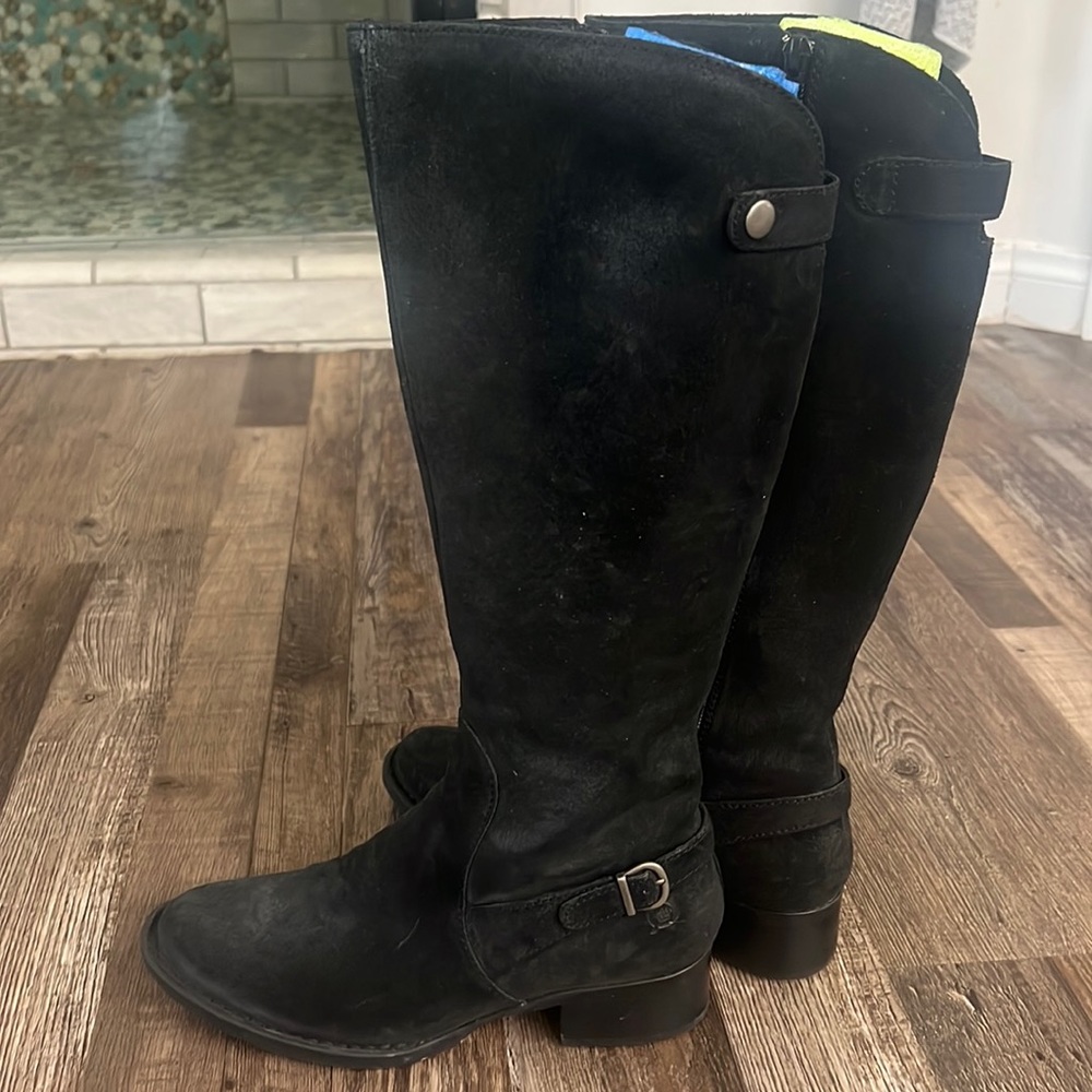 Born Cupra Distressed Black Suede Boots